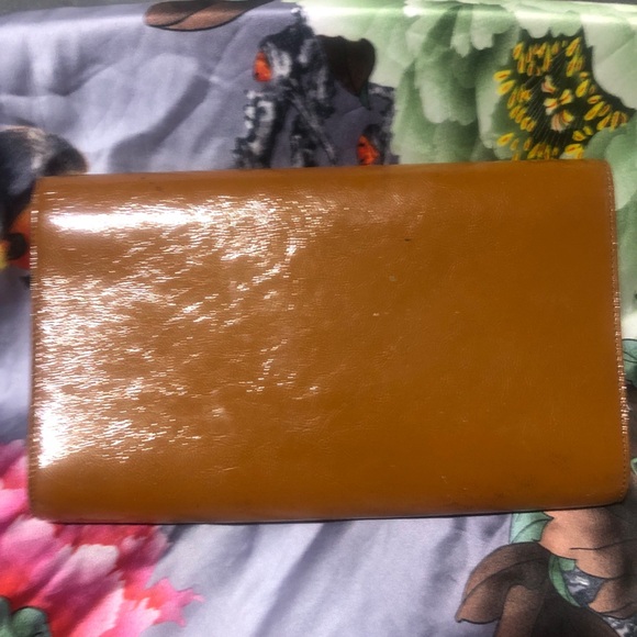 Large Yves Saint Laurent Brown Leather Clutch with patent leather - Picture 3 of 12